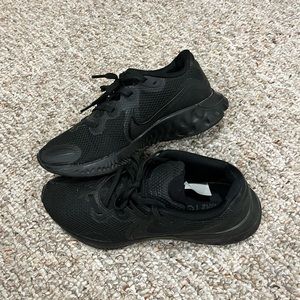 Nike renew sneaker